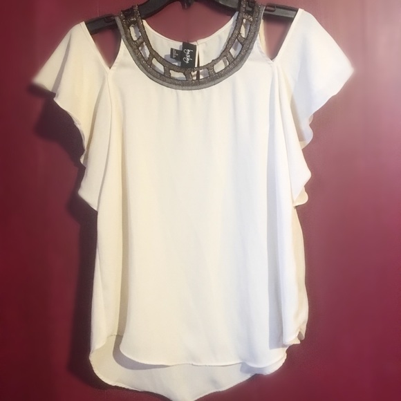 Cute flowy top - Picture 1 of 1